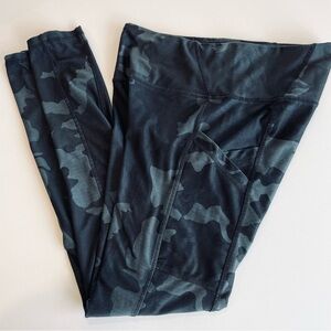 Prana Black and Gray Camouflage Leggings Size Small
